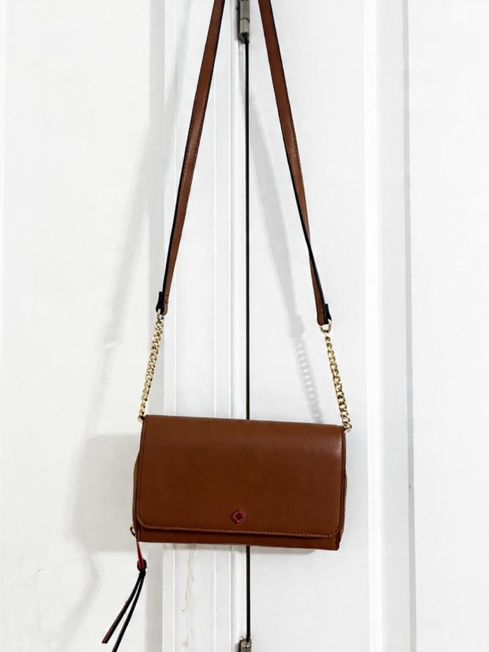 Women's Leather Crossbody Bag in Brown - Classic Shoulder Purse